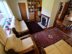 12 Roman Hill living room