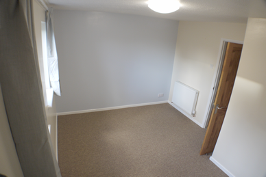 3_Seeleys_Court_bedroom_1.png