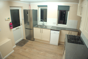 3_Seeleys_court_kitchen.png