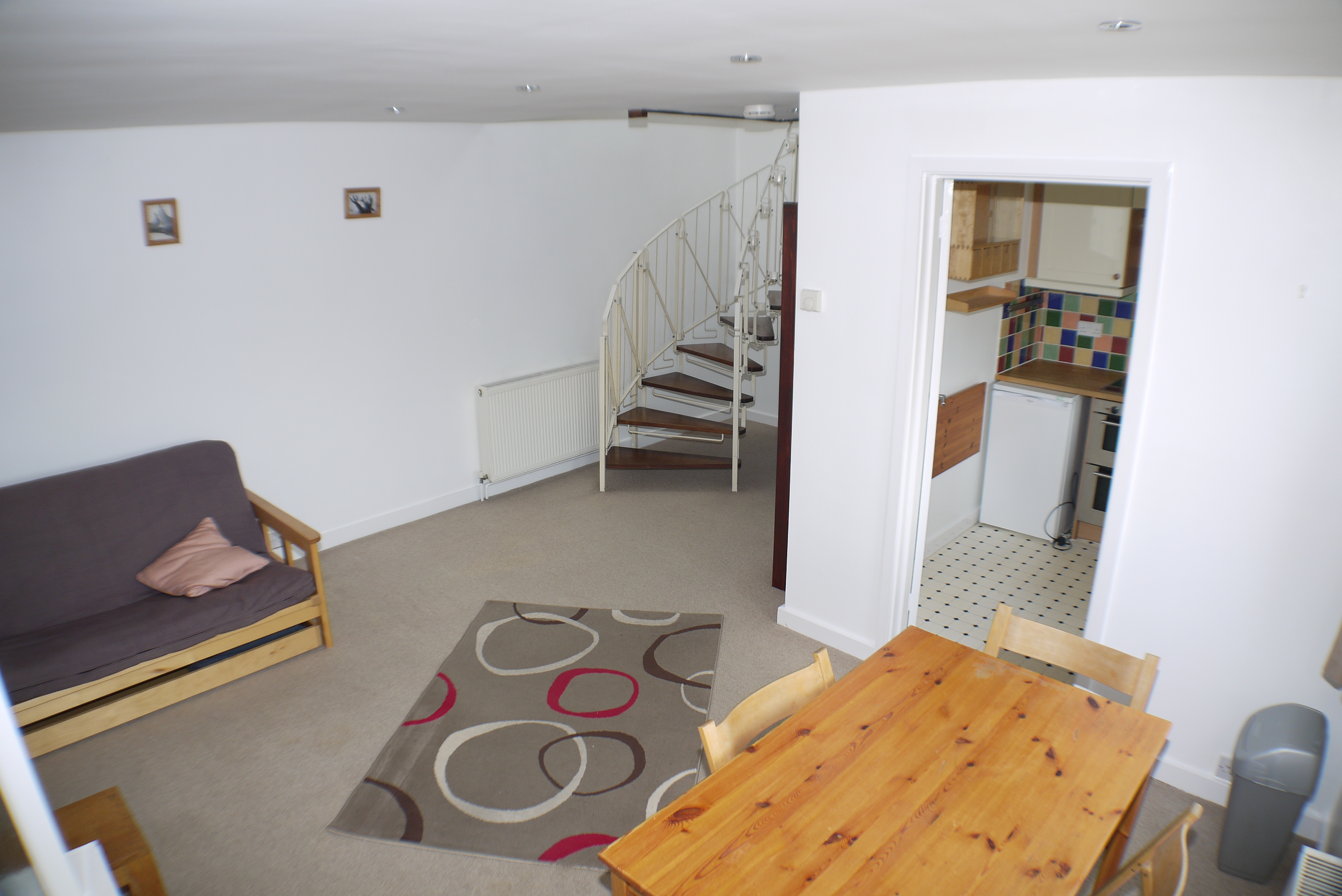 5-Eden-court-living-room1.jpg