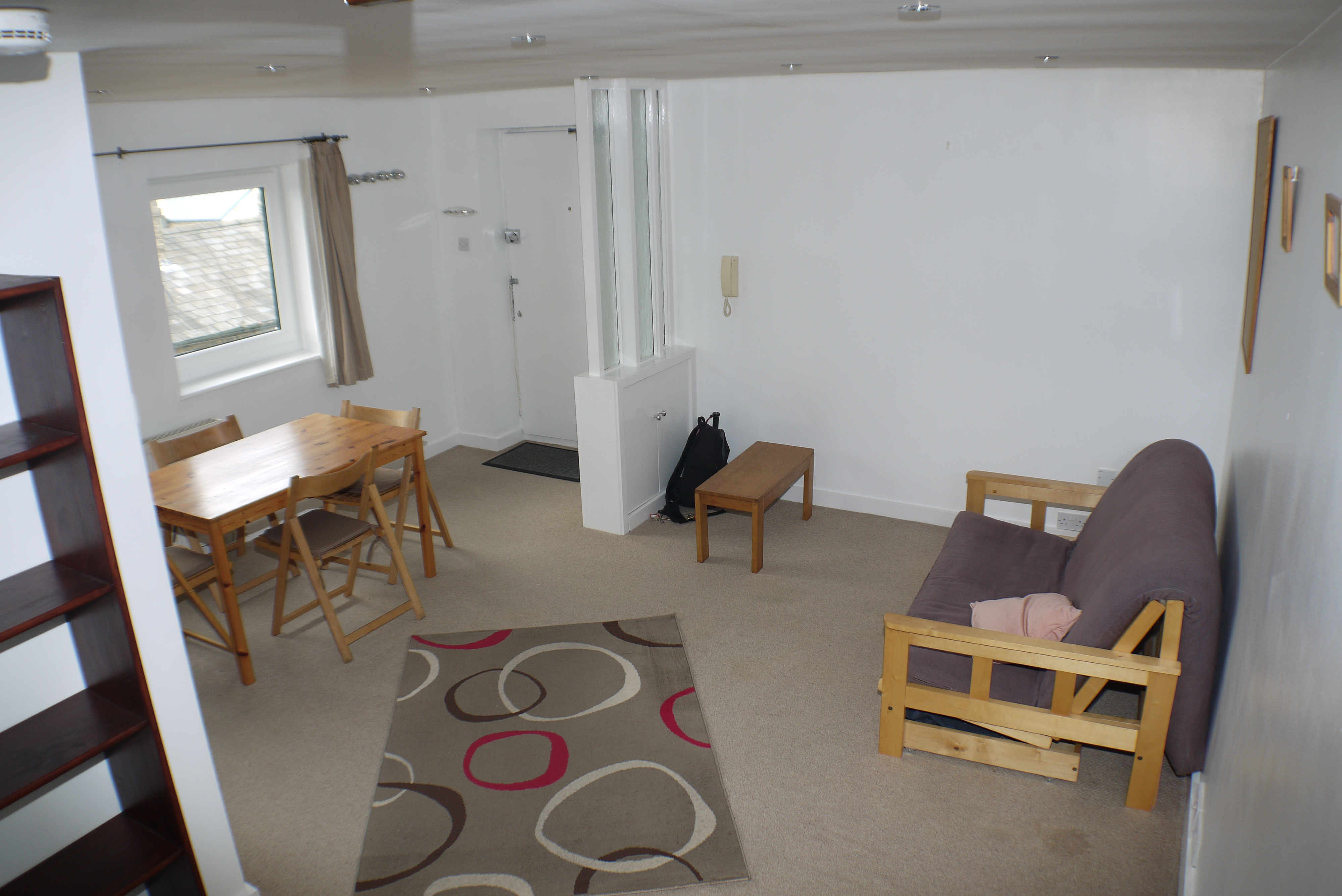 5-Eden-court-living-room2.jpg