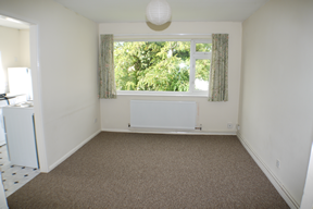 6-Milton-court-living-room.png